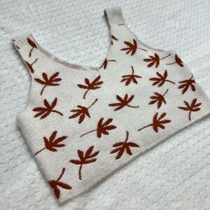 Super soft white crop top with leaves detail size S